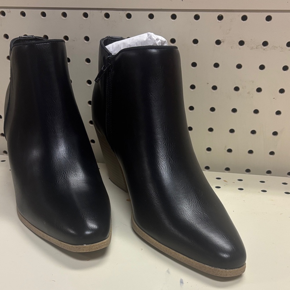 JustFab Black Ankle Booties